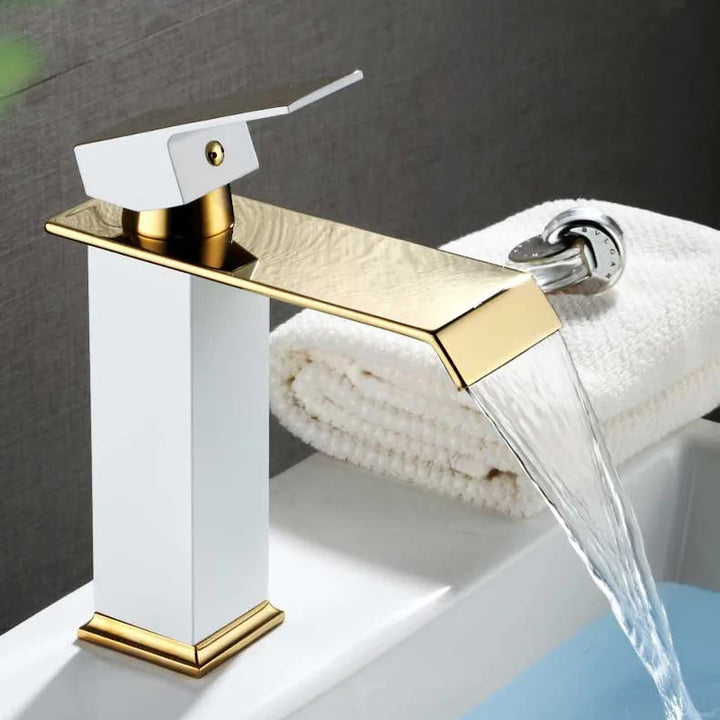 Calyra Elegant Gold Bathroom Faucet – Modern Design – Slim and Stylish
