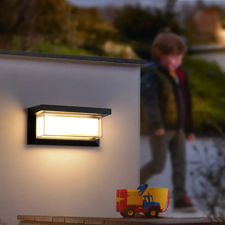 SereneGlow | Elegant Outdoor Wall Lamp