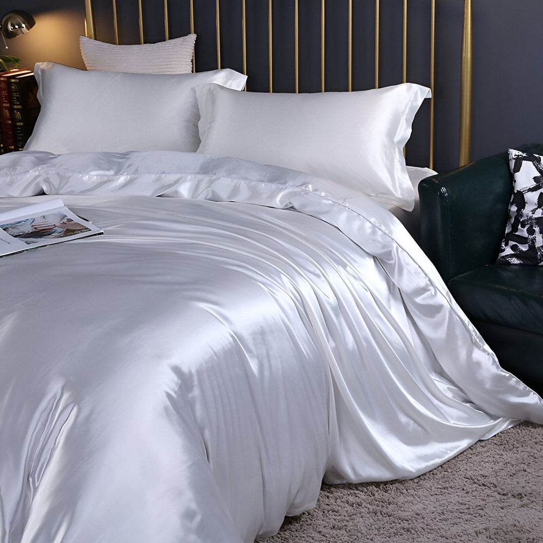 Premium Silk Bed Linen Set - Soft, Hypoallergenic & Breathable - Reversible and Ultra-Comfortable for a Luxurious Sleep
