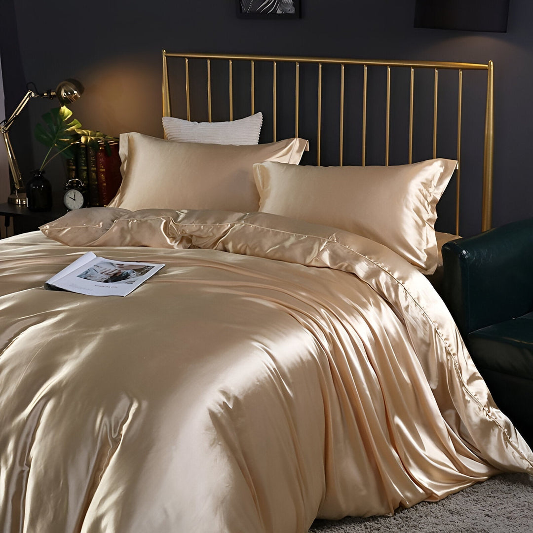 Premium Silk Bed Linen Set - Soft, Hypoallergenic & Breathable - Reversible and Ultra-Comfortable for a Luxurious Sleep