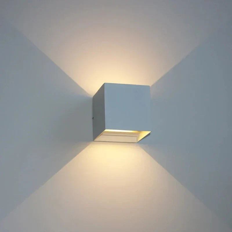 MetroLite | Stylish Outdoor Wall Light