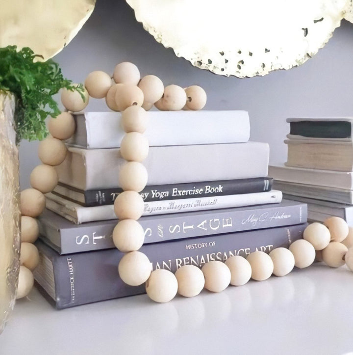 AuraWood – Stylish Wooden Bead Garland in Natural Look