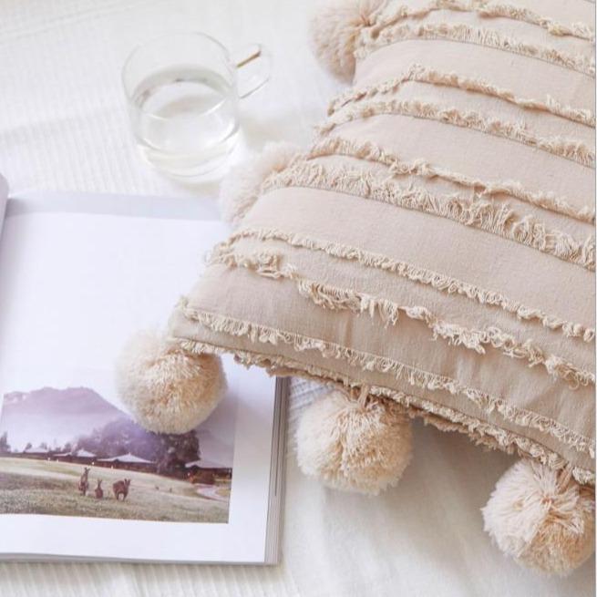 PomLuxe – Soft Decorative Cushions with Playful Pom Poms in Dreamy Style