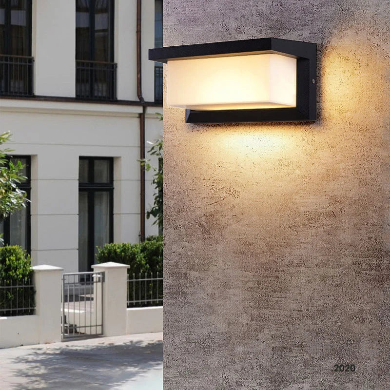 SolarLuxeGlow | Energy-Efficient Lamp with a Refined Design