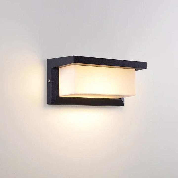 SolarLuxeGlow | Energy-Efficient Lamp with a Refined Design