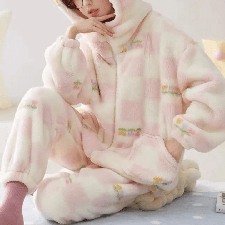 FluffyWarm - 2-Piece Cozy Winter Pajama Set - Soft & Fluffy Lounge Set for Women