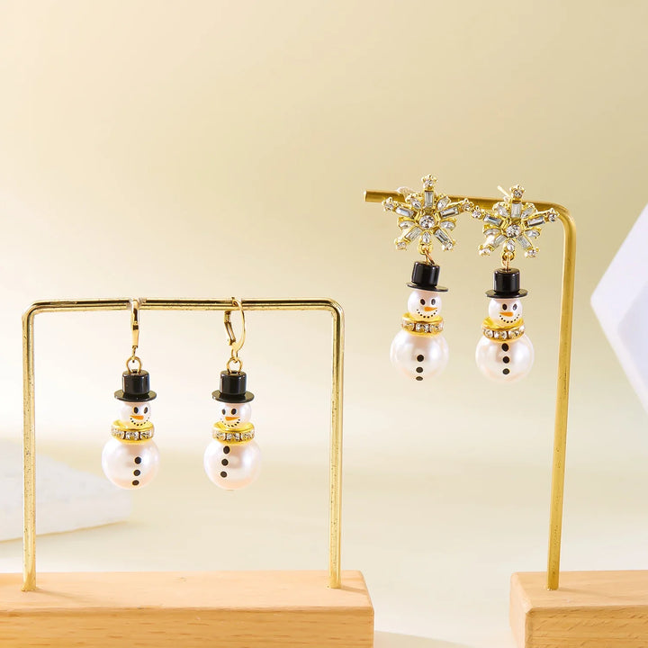 CrystalChill | Shiny Snowflake Earrings