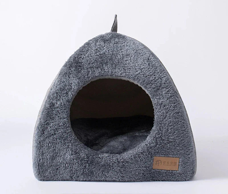 TriangelNest | Luxury Enclosed Cat House for Ultimate Warmth and Comfort