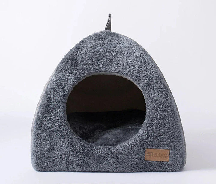 TriangelNest | Luxury Enclosed Cat House for Ultimate Warmth and Comfort