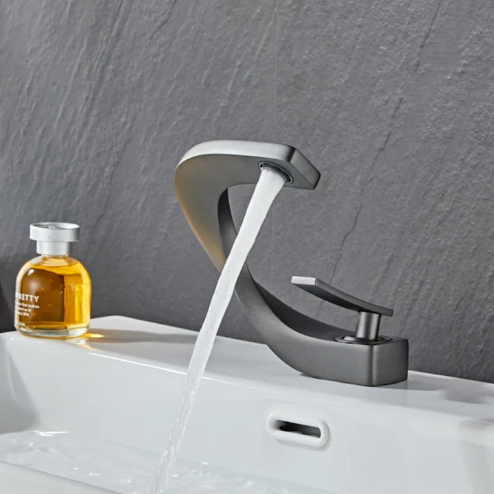 AquaElegance | Faucet with Cold and Hot Water