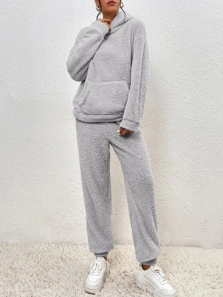 Ultra-Soft Teddy Tracksuit - Cozy Loungewear Set with Hood - Perfect Soft Women's Loungewear Set