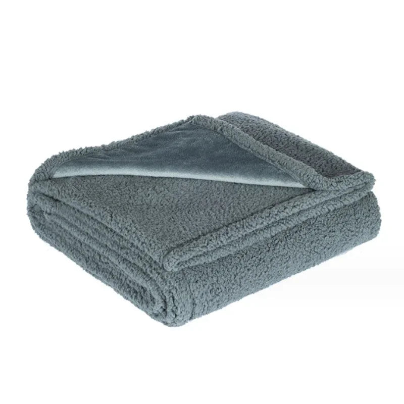 LuxeWarmth | Rugged Winter Blanket for Cozy Evenings