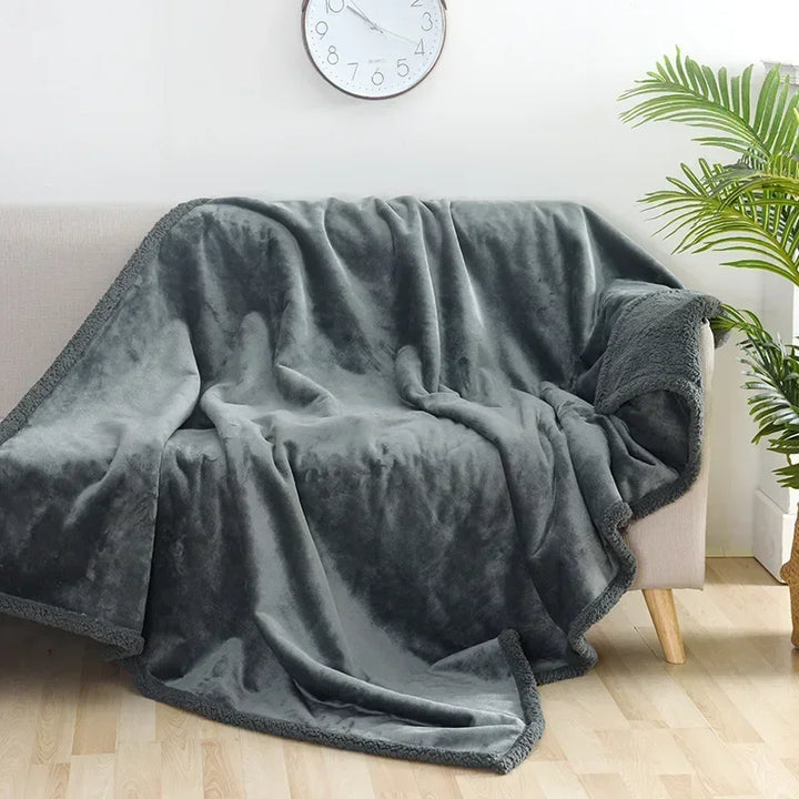 LuxeWarmth | Rugged Winter Blanket for Cozy Evenings