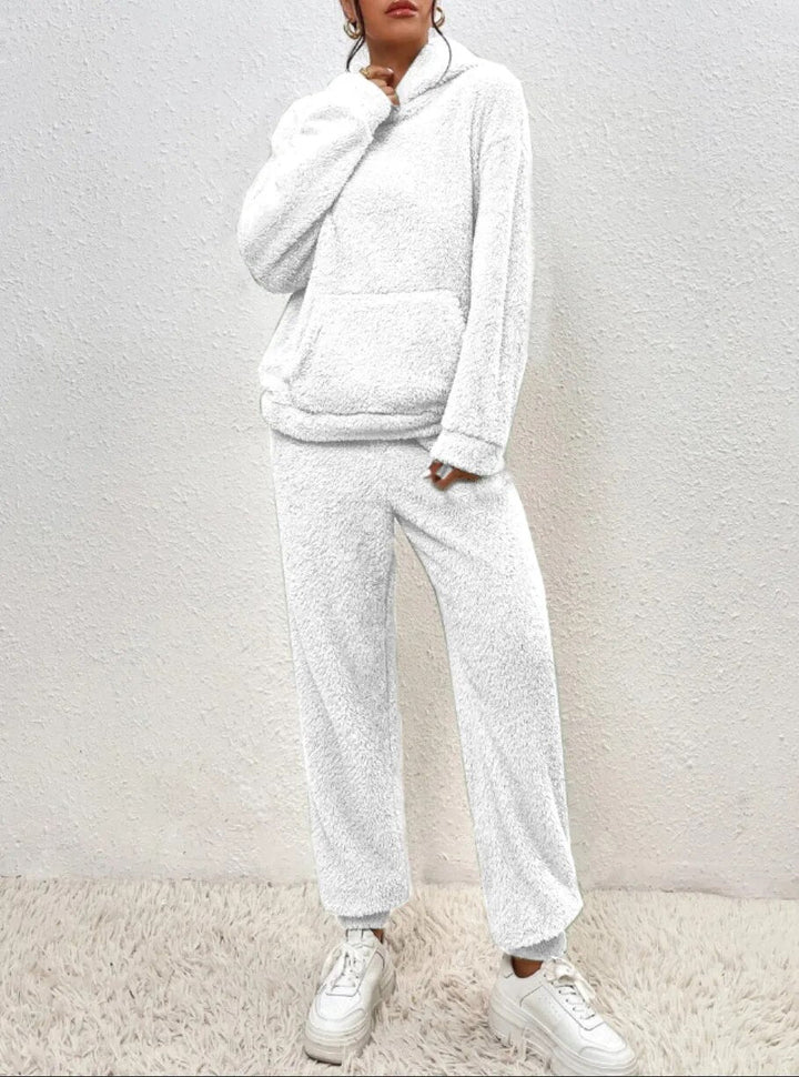 Ultra-Soft Teddy Tracksuit - Cozy Loungewear Set with Hood - Perfect Soft Women's Loungewear Set