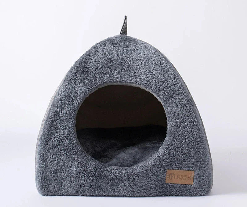 TriangelNest | Luxury Enclosed Cat House for Ultimate Warmth and Comfort