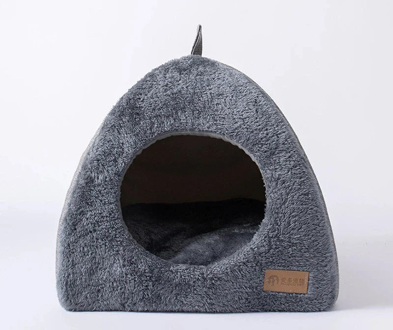 TriangelNest | Luxury Enclosed Cat House for Ultimate Warmth and Comfort
