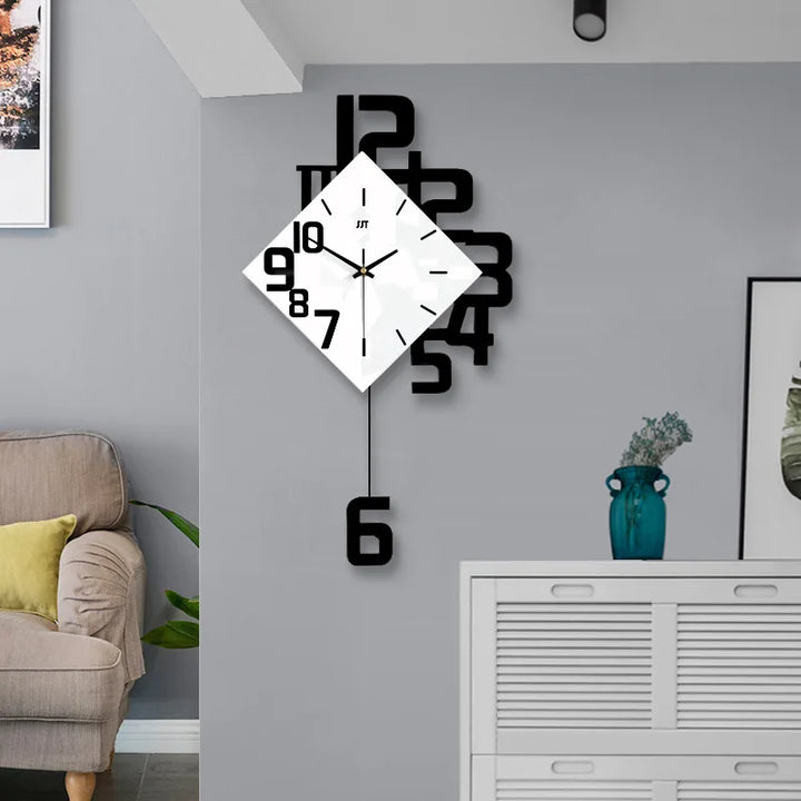Sculptura | Swinging Quartz Wall Clock