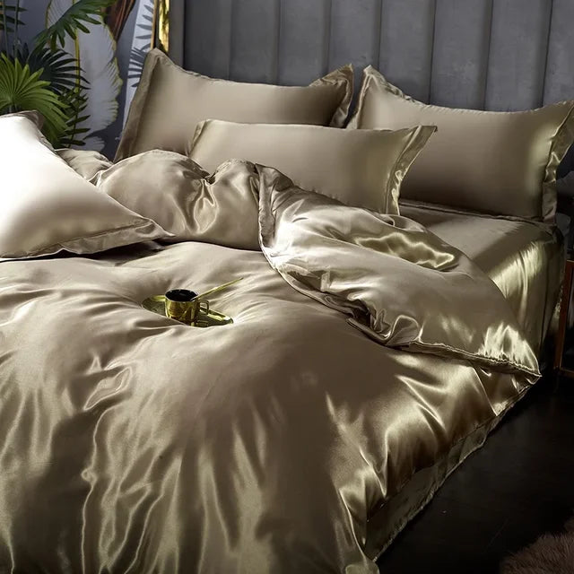 LuxeSilk Satin Bedding Set - Duvet Cover, Fitted Sheet & Pillowcases - Elegant & Soft for Ultimate Comfort