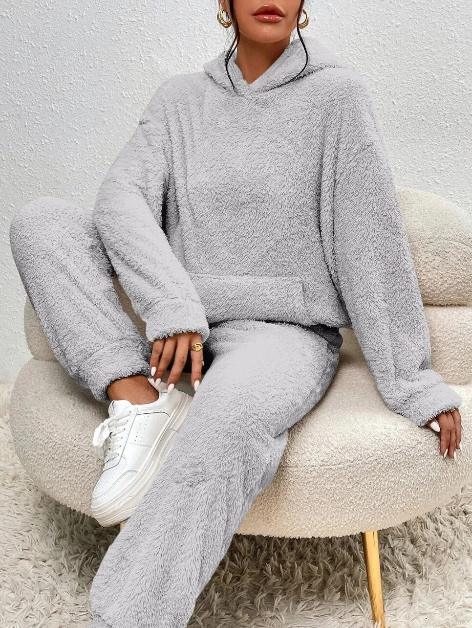 Ultra-Soft Teddy Tracksuit - Cozy Loungewear Set with Hood - Perfect Soft Women's Loungewear Set