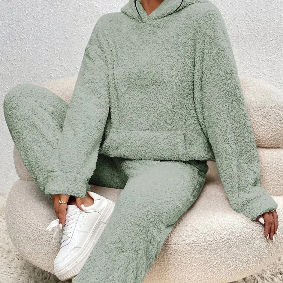 Ultra-Soft Teddy Tracksuit - Cozy Loungewear Set with Hood - Perfect Soft Women's Loungewear Set