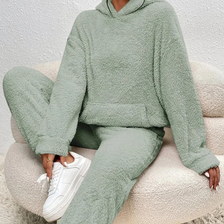Ultra-Soft Teddy Tracksuit - Cozy Loungewear Set with Hood - Perfect Soft Women's Loungewear Set