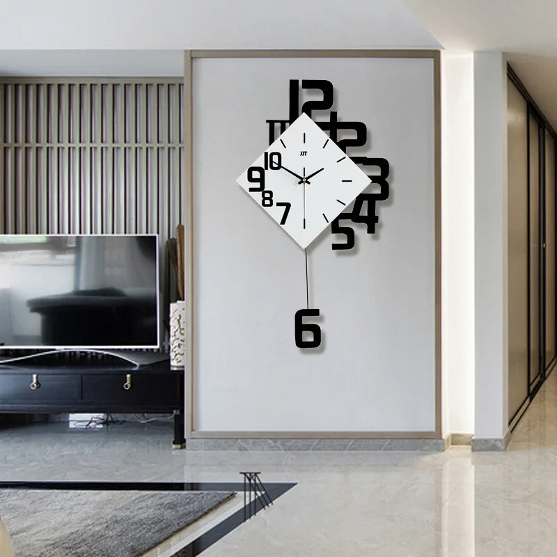 Sculptura | Swinging Quartz Wall Clock