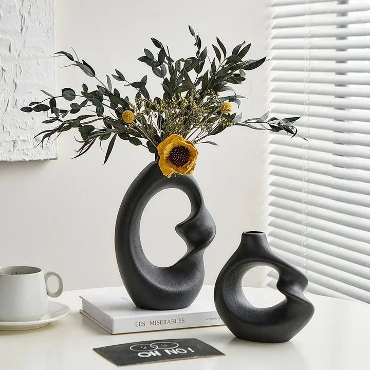 ArtFlow Sculptural Vases - Timeless Design with Flowing Lines and Organic Shapes - Perfect for Contemporary Interiors