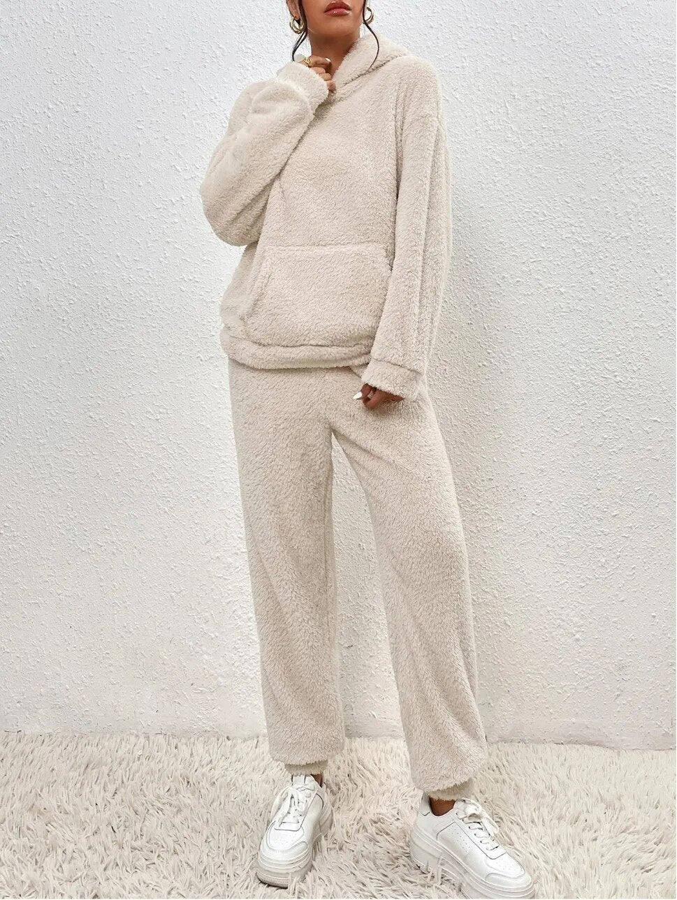 Ultra-Soft Teddy Tracksuit - Cozy Loungewear Set with Hood - Perfect Soft Women's Loungewear Set