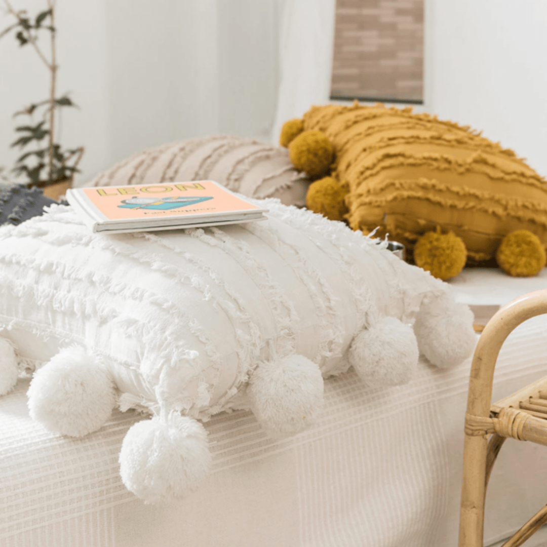 PomLuxe – Soft Decorative Cushions with Playful Pom Poms in Dreamy Style