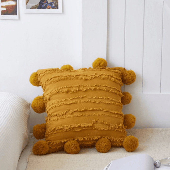 PomLuxe – Soft Decorative Cushions with Playful Pom Poms in Dreamy Style