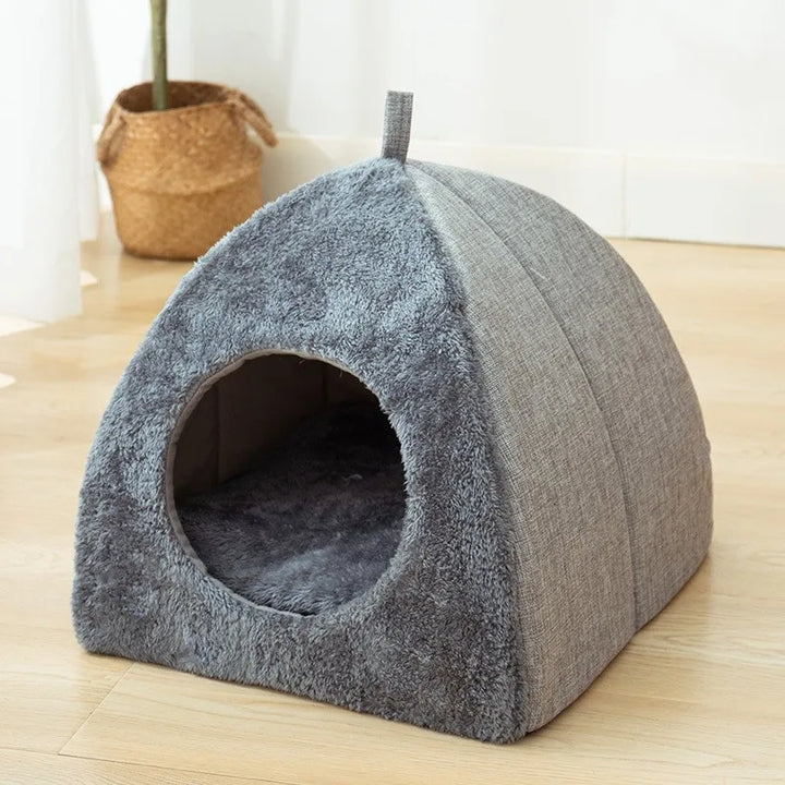TriangelNest | Luxury Enclosed Cat House for Ultimate Warmth and Comfort