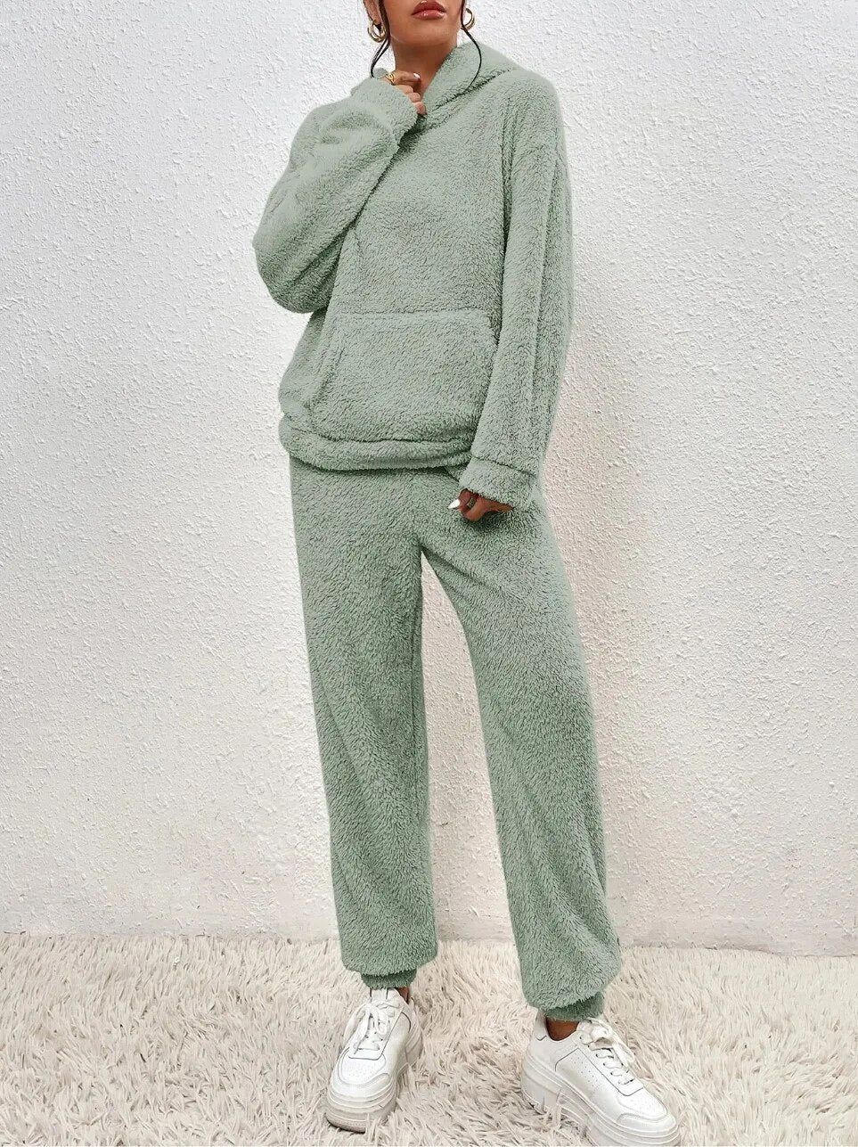 Ultra-Soft Teddy Tracksuit - Cozy Loungewear Set with Hood - Perfect Soft Women's Loungewear Set