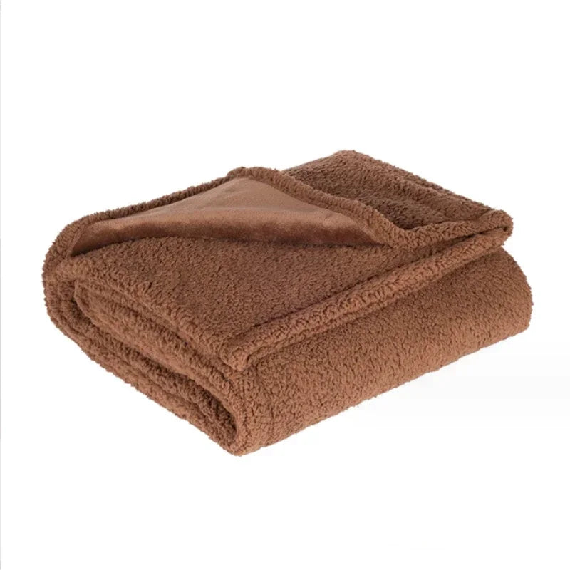 LuxeWarmth | Rugged Winter Blanket for Cozy Evenings
