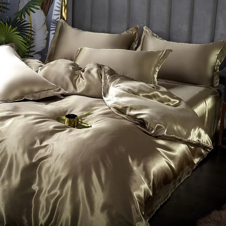 LuxeSilk Satin Bedding Set - Duvet Cover, Fitted Sheet & Pillowcases - Elegant & Soft for Ultimate Comfort