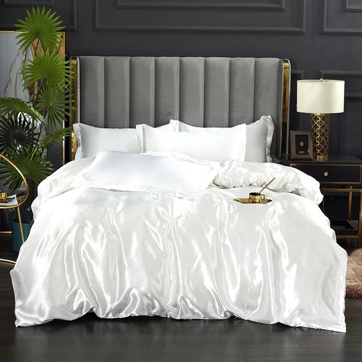 LuxeSilk Satin Bedding Set - Duvet Cover, Fitted Sheet & Pillowcases - Elegant & Soft for Ultimate Comfort