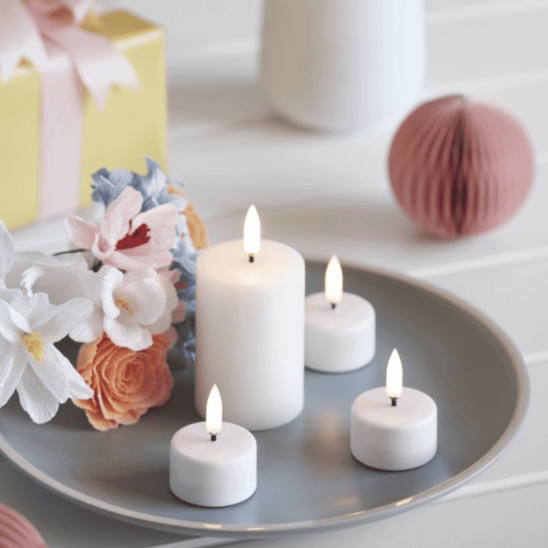 LightMoment – LED Tealights – Realistic White Wax for Any Interior