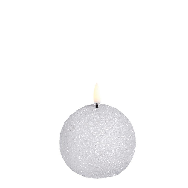 WinterShine – Elegant LED Candle in Snowball Design