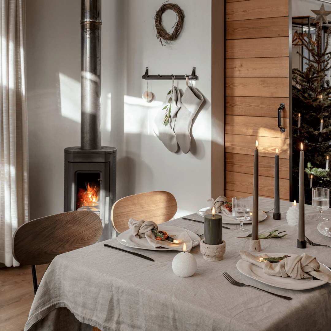 WinterShine – Elegant LED Candle in Snowball Design