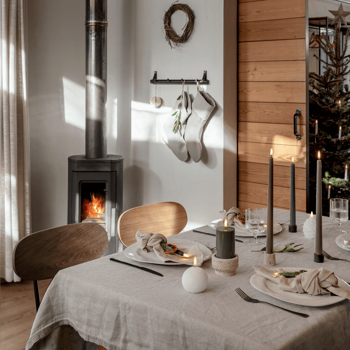 WinterShine – Elegant LED Candle in Snowball Design