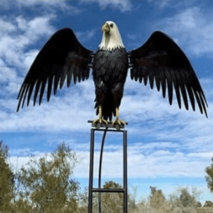 Metal Windmill Sculpture - Elegant Garden Decoration with Movable Wings - Sturdy and Beautiful