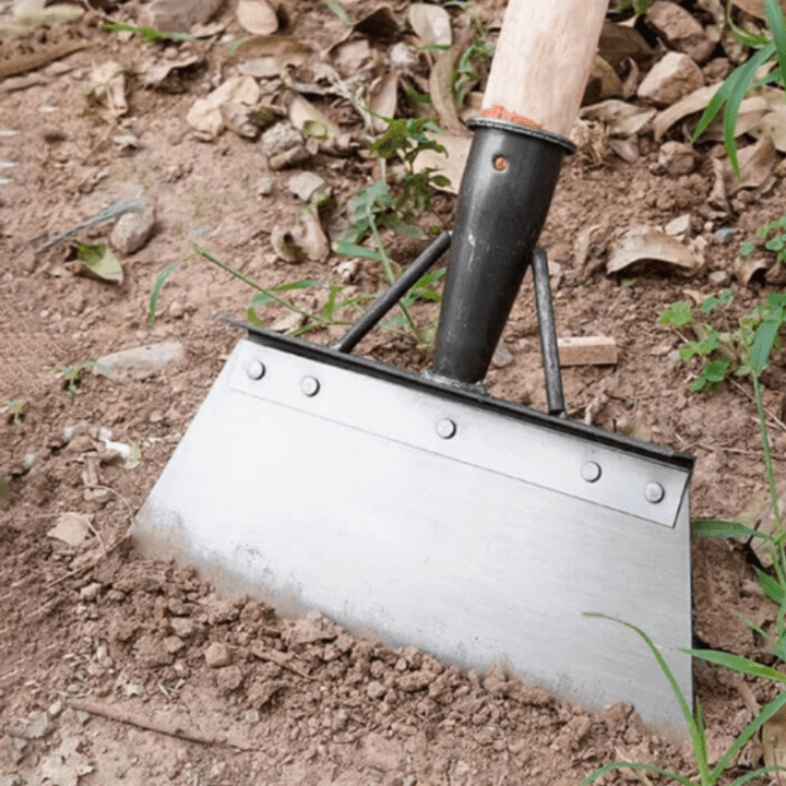 GardenScraper - Multifunctional Garden Cleaning Tool - Efficient and Easy to Use