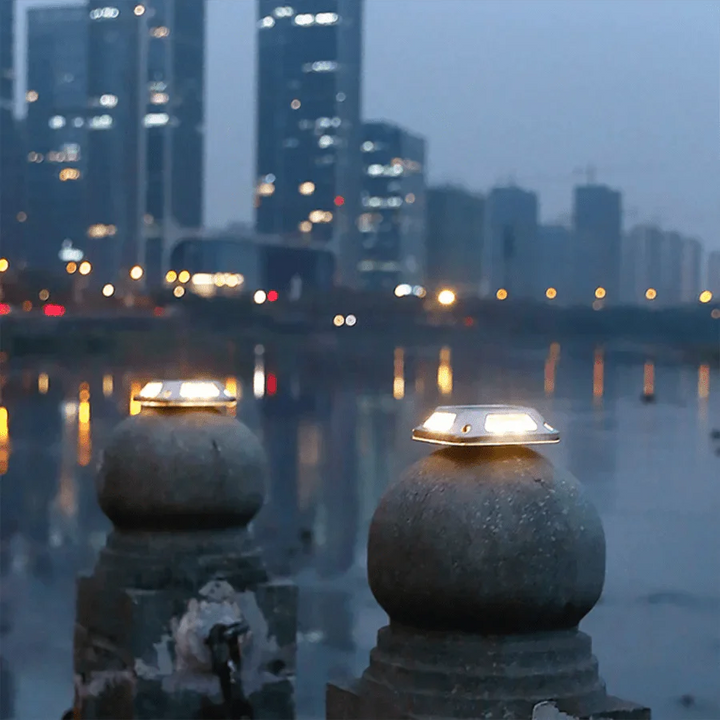 SolarBrightBeam | Efficient Path Lighting with Sustainable Solar Energy