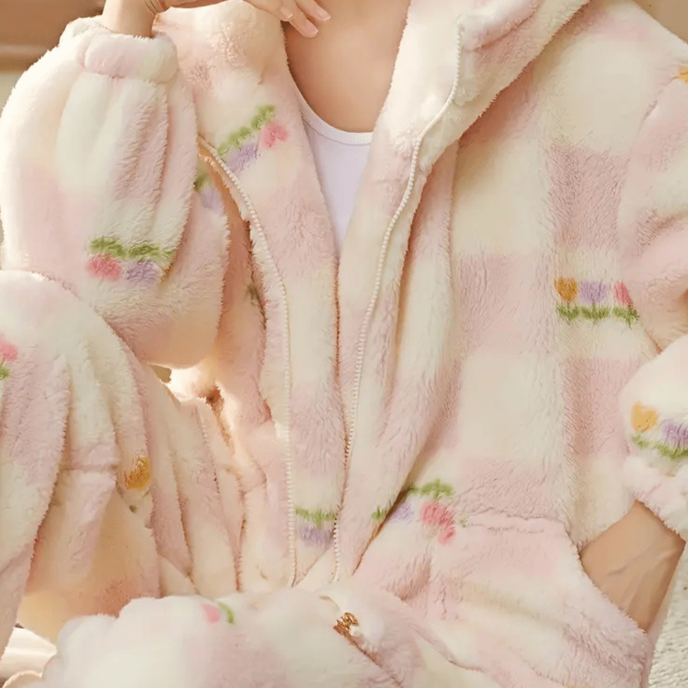 FluffyWarm - 2-Piece Cozy Winter Pajama Set - Soft & Fluffy Lounge Set for Women