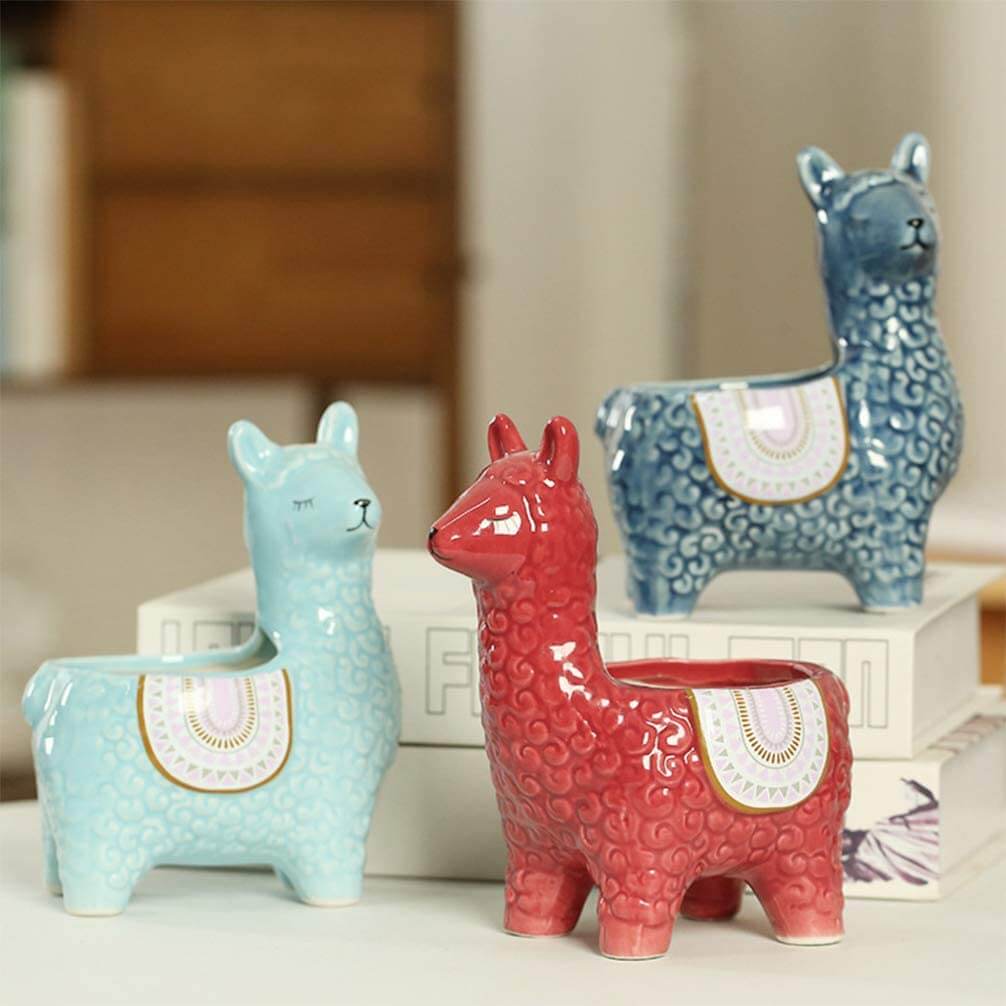 LlamaLeaf – Ceramic Pots with Alpaca Design