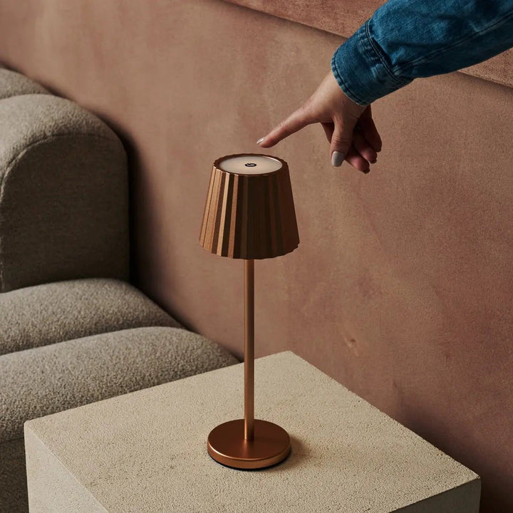Maya Copper Ribbed Table Lamp Made of Iron - Dimmable and Wireless