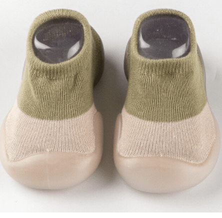 Baby Shoes with Non-slip Soles - breathable and lightweight slippers for babies - provides grip and comfort while walking -