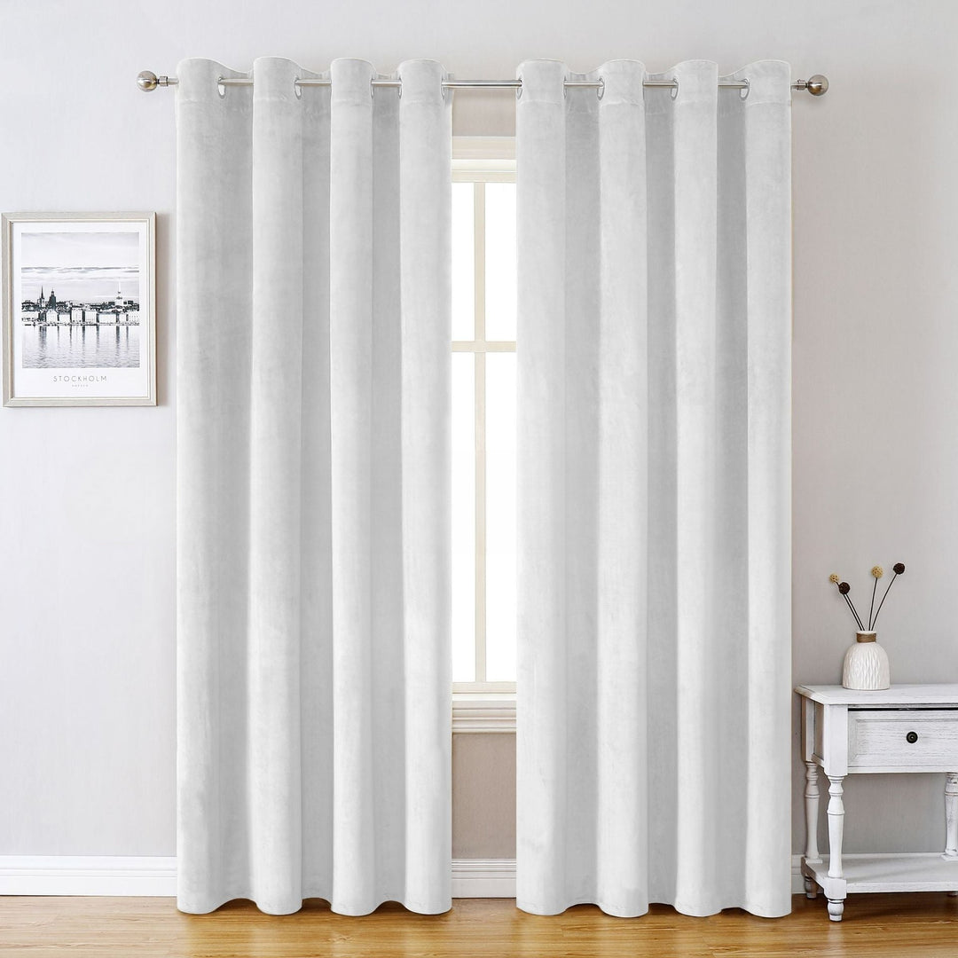 VelvetEase | Modern Velvet Curtains for Optimal Comfort