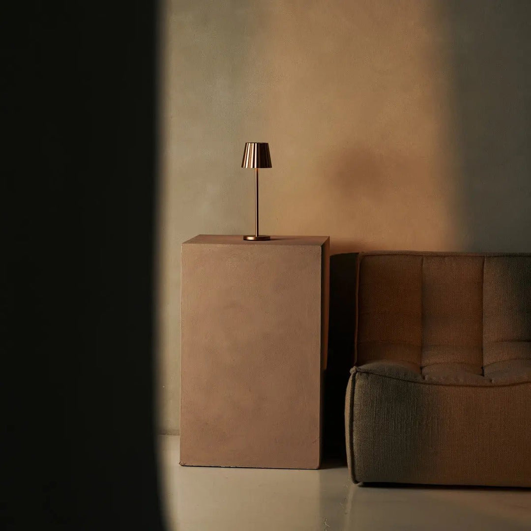Maya Copper Ribbed Table Lamp Made of Iron - Dimmable and Wireless