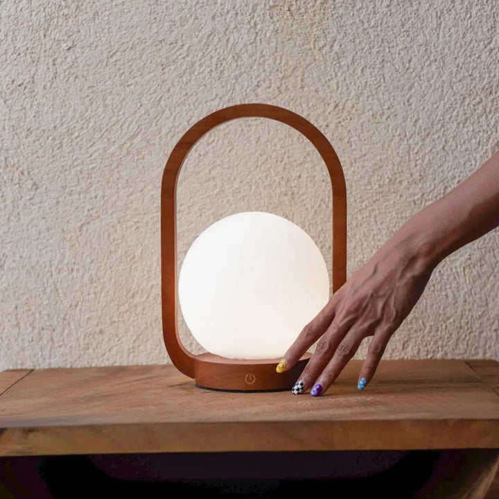 Skye chestnut brown wooden wireless lamp | Rechargeable and dimmable