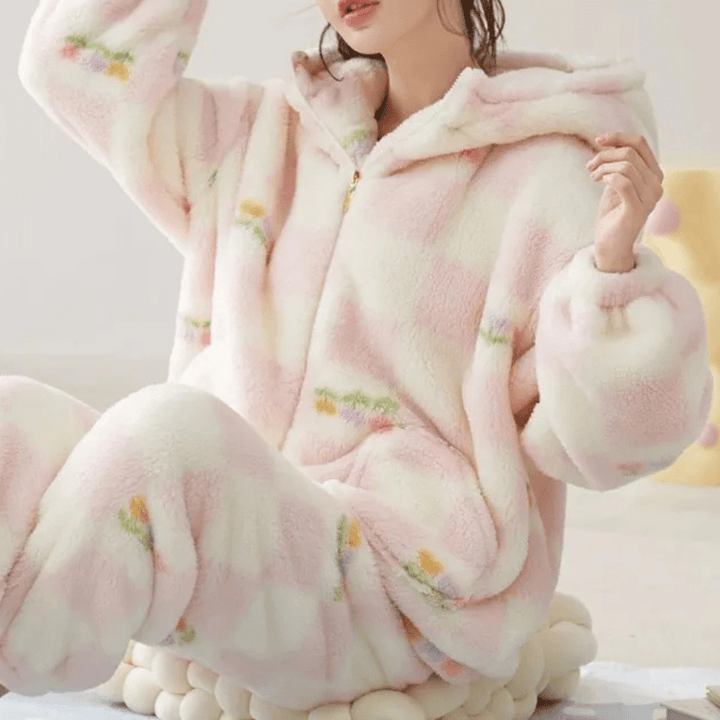 FluffyWarm - 2-Piece Cozy Winter Pajama Set - Soft & Fluffy Lounge Set for Women